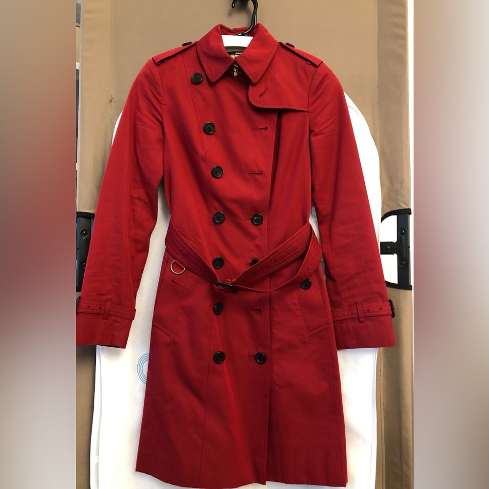 Burberry Heritage Sandringham Trench Coat, Parade Red, Long - Picture 12 of 13